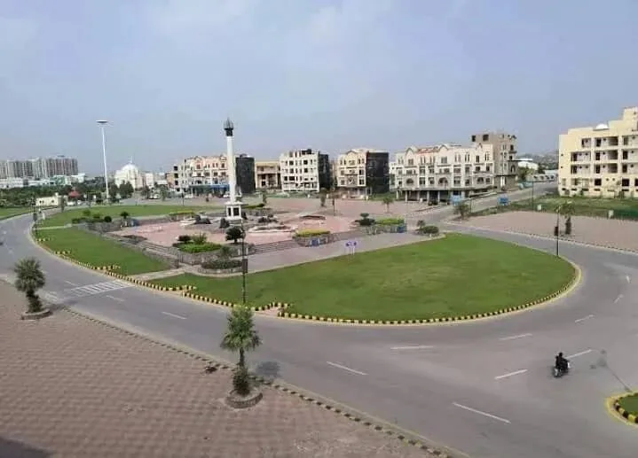8 Marla Plot Available in Sector J Bahria Enclave