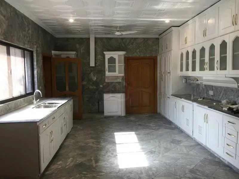Prime Investment | Two Kanal Old House | Park Facing