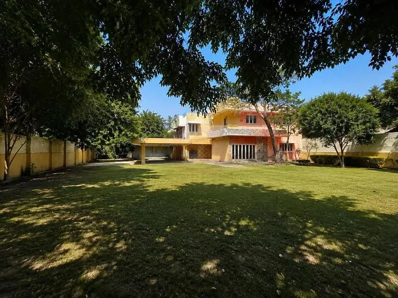 5 Kanal Front Back Open House for Sale on Margalla Road
