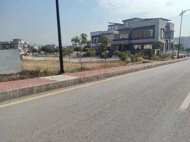 Prime 10 Marla Residential Plot Available in Sector J, Bahria Enclave