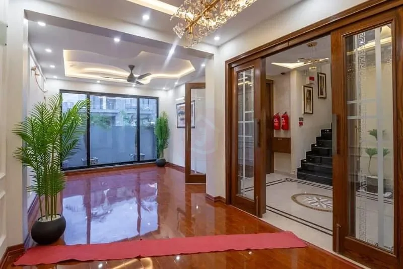 10 Marla House Available Close to Park