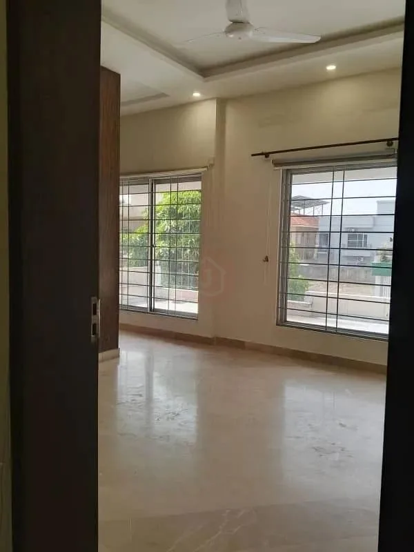 10 Marla House Available for Sale in Top City 1 - Block A