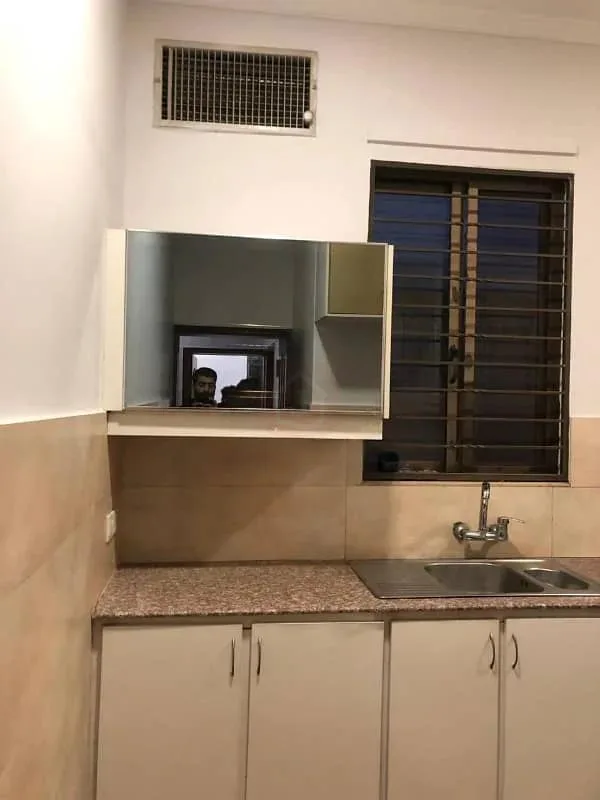 One Kanal Used Bungalow Available in DHA Lahore Near Park & Market