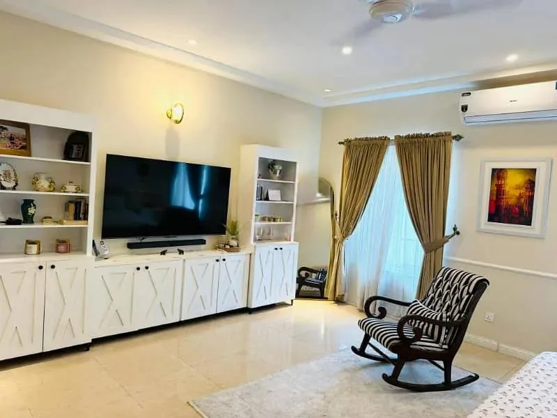 1 Kanal Luxury Villa for Sale in Top City 1 - Act Fast!