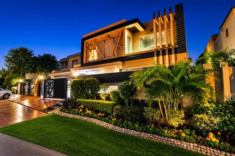 ONE KANAL HOUSE AT WATEEN CHOWK IDEAL APPROACH MODERN DESIGNED HOUSE DHA Phase 5, DHA Defence, Lahore ID54485945 - Zameen.com