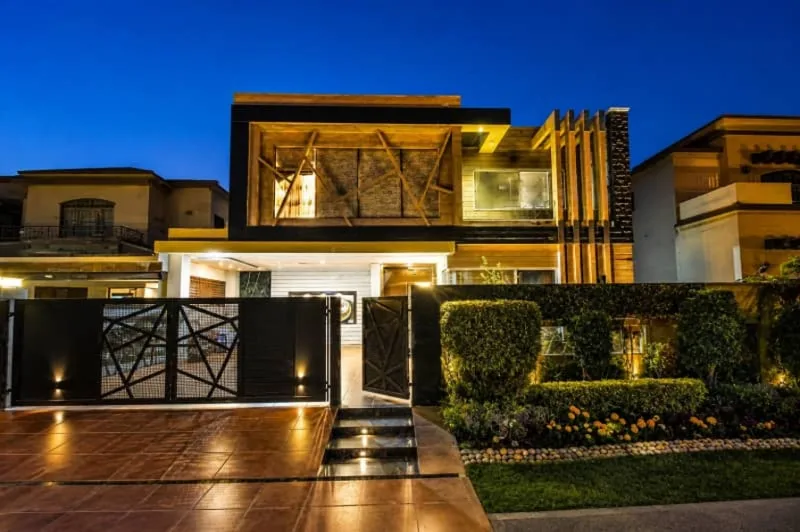 ONE KANAL HOUSE AT WATEEN CHOWK IDEAL APPROACH MODERN DESIGNED HOUSE DHA Phase 5, DHA Defence, Lahore ID54485945 - Zameen.com