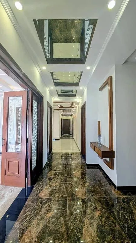 1 Kanal Well-Kept House Available in DHA Phase 2