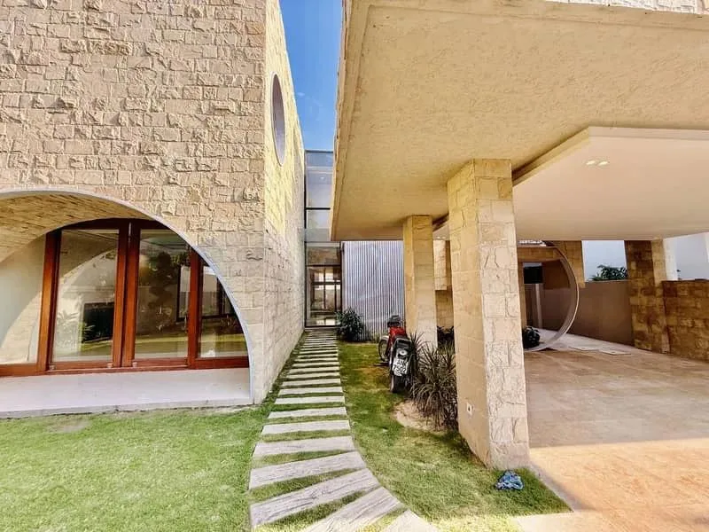Beautiful 1 Kanal Designer Home Available in DHA Phase 2