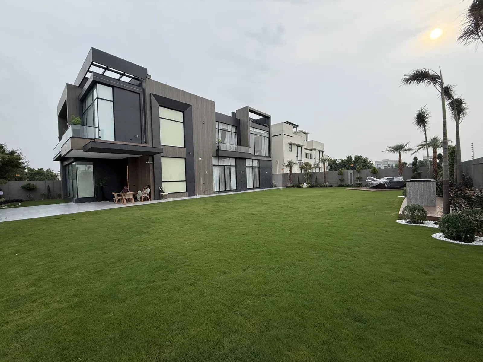 1 Kanal House + 1 Kanal Lawn Ultra Luxury Fully Furnished house for sale Near Dolmen Mall DHA Phase 6, DHA Defence, Lahore  - Jaydad.net