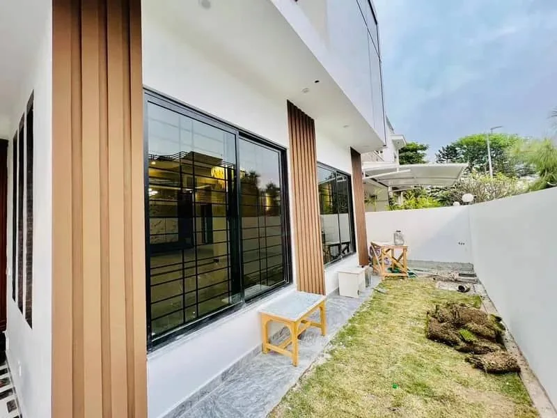 10 Marla Newly Constructed Stunning Home