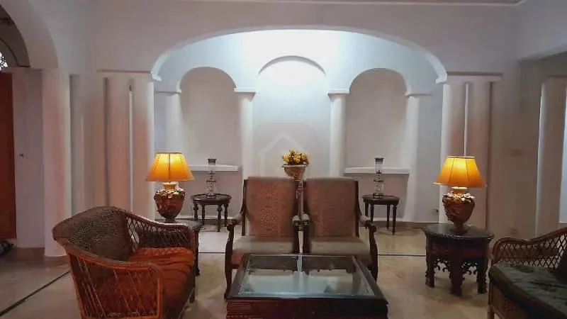 Spacious House Available in F-7 Islamabad - 666 Square Yards
