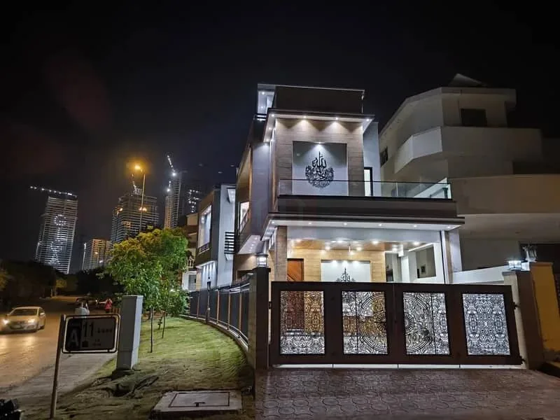 10 Marla Corner House in DHA Defence with Solar System