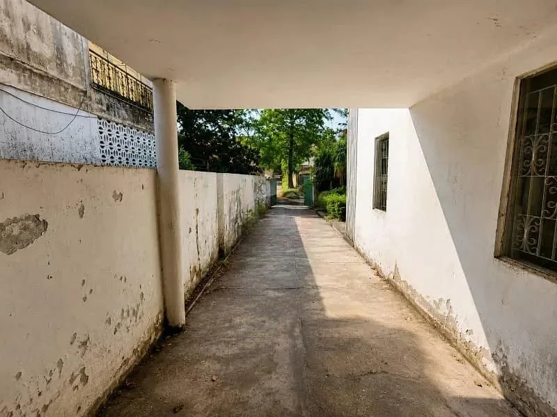 Corner House in F-8 Islamabad for Sale
