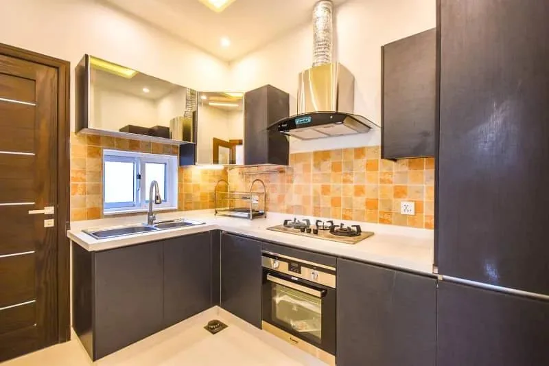 5 MARLA NEWLY BUILT MODERN HOUSE AVAILABLE FOR PURCHASE