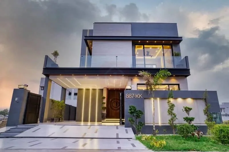 10 Marla House Available Close to Park