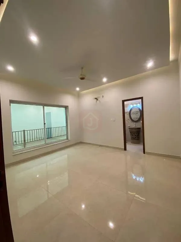Spacious 4-Bedroom House with Double Kitchen in Bahria Enclave Sector C3
