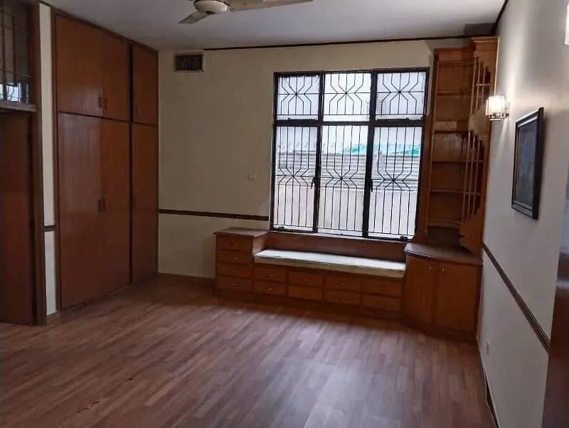 Modern One Kanal Bungalow for Sale in DHA Lahore