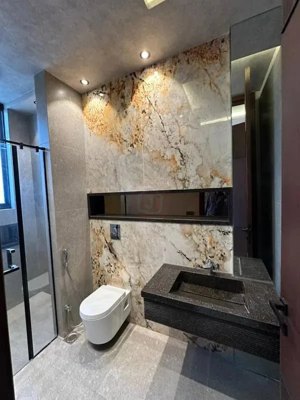 Stunning 5 Marla Home with Grand Lobby Near Doll Men Mall