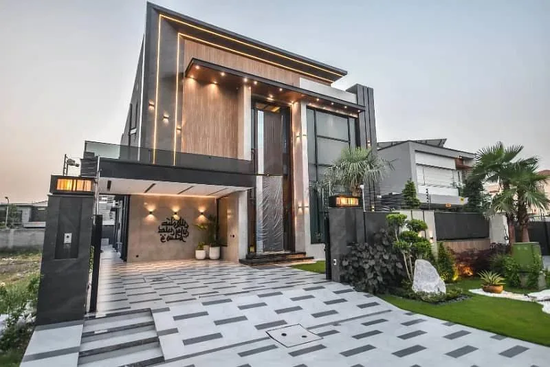 1 Kanal Semi-Furnished Luxury Villa with 5 Bedrooms for Sale in DHA