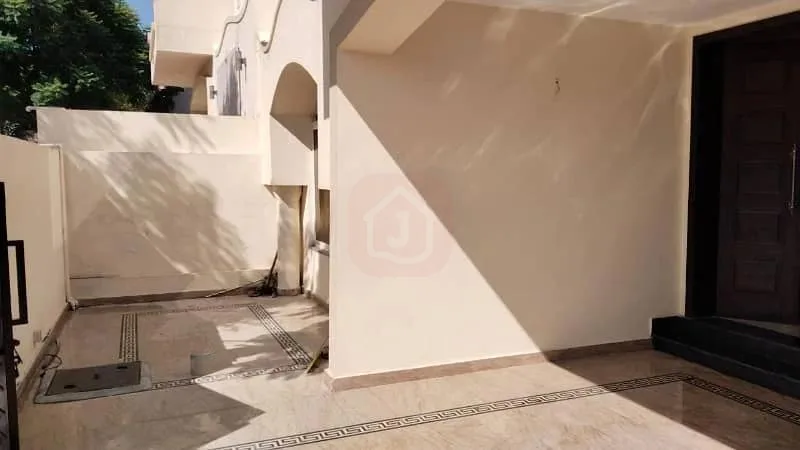 10 Marla House Available for Sale in Sector C1, Bahria Enclave Islamabad