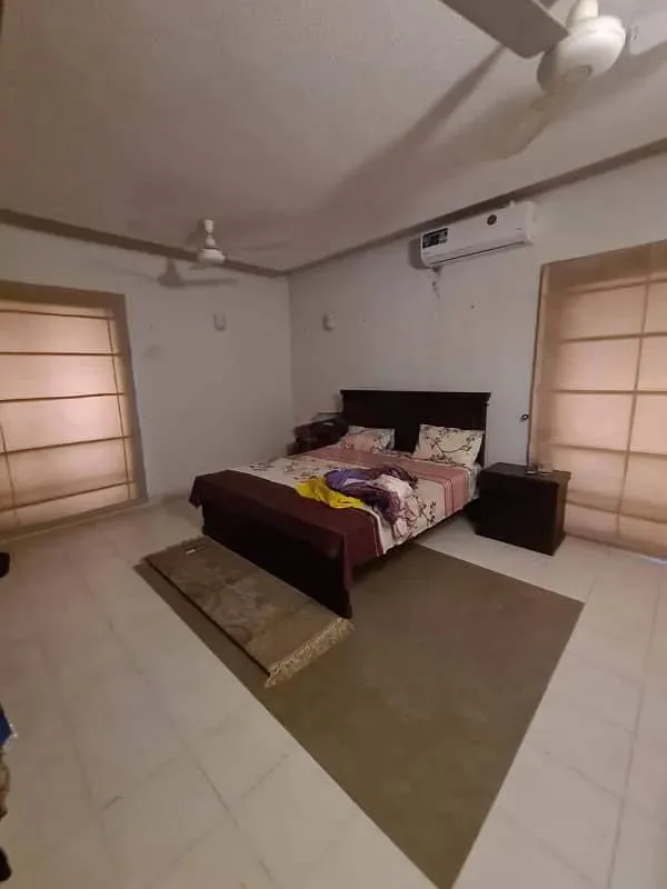 One Kanal Modern Bungalow with 6 Bedrooms for Sale in DHA Lahore