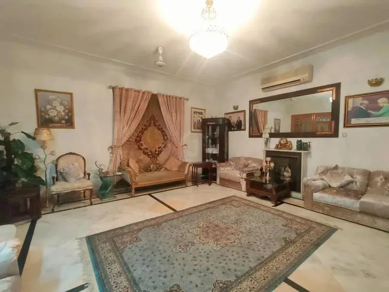 2 Kanal Beautiful Bungalow for Sale in DHA Lahore Near Park and Commercial Market
