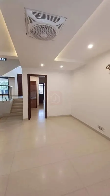 Stylish 10 Marla Margalla Facing House For Sale | 7 Bedrooms