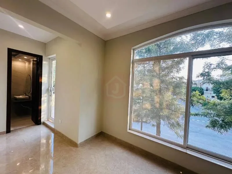 Stunning 10 Marla House Available in Bahria Enclave Islamabad Sector C1