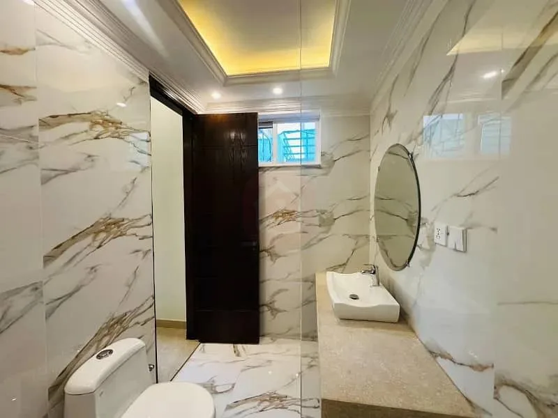 Stunning 10 Marla House Available in Bahria Enclave Islamabad Sector C1