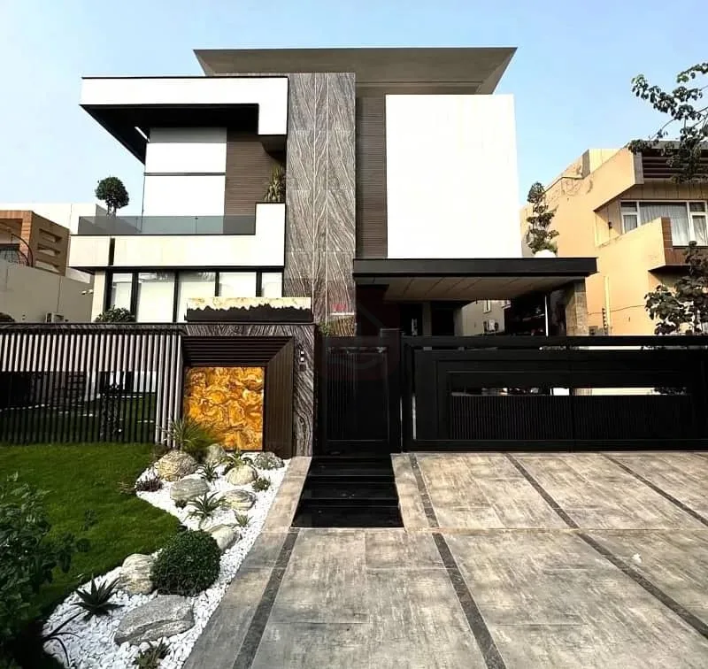 Luxury One Kanal Bungalow for Sale in DHA Lahore