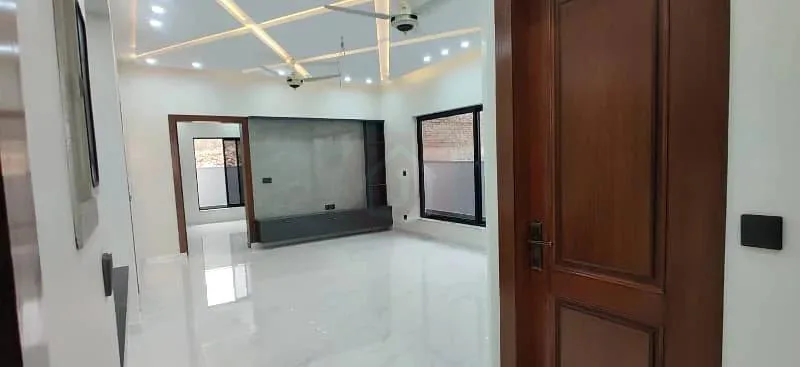 Luxurious 10 Marla Home Available in DHA Phase 5, Islamabad