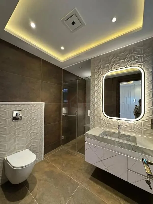 Stunning One Kanal Modern Bungalow with 2 Servant Quarters in DHA Lahore