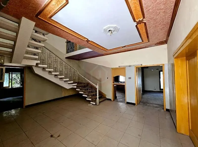 5 Kanal Front Back Open House for Sale on Margalla Road
