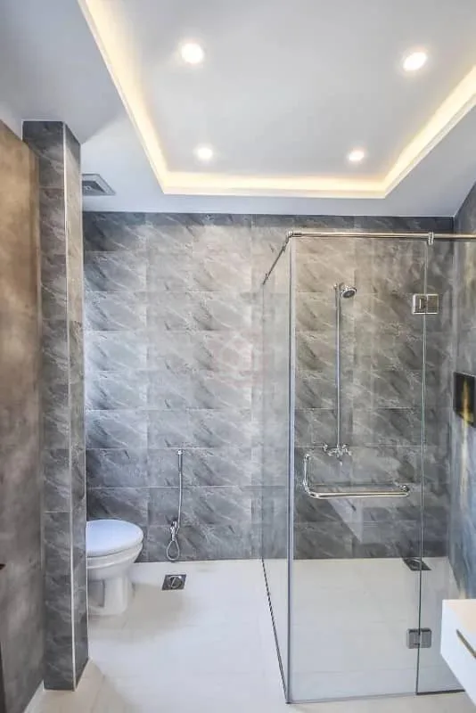 5 MARLA OWNER BUILT HOUSE IN PRIME LOCATION OF DHA LAHORE