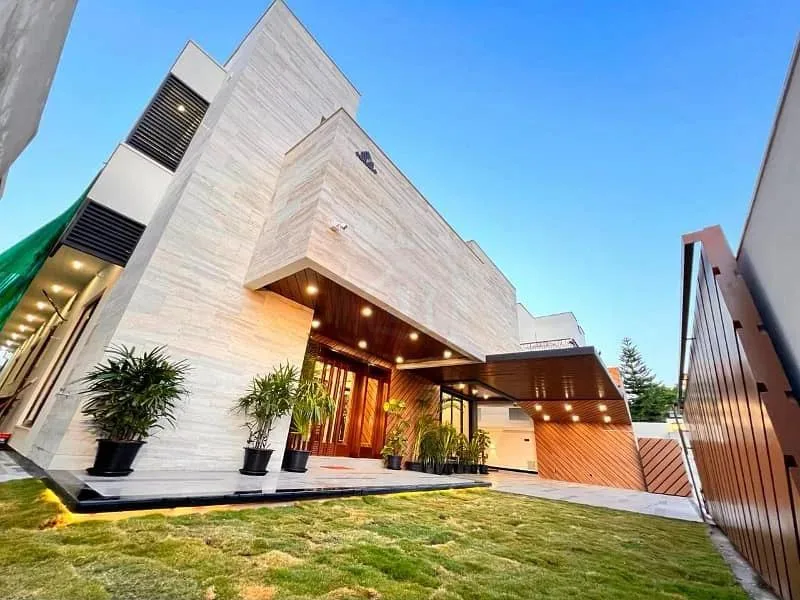 Designer 1 Kanal House with 5 Bedrooms for Sale in DHA