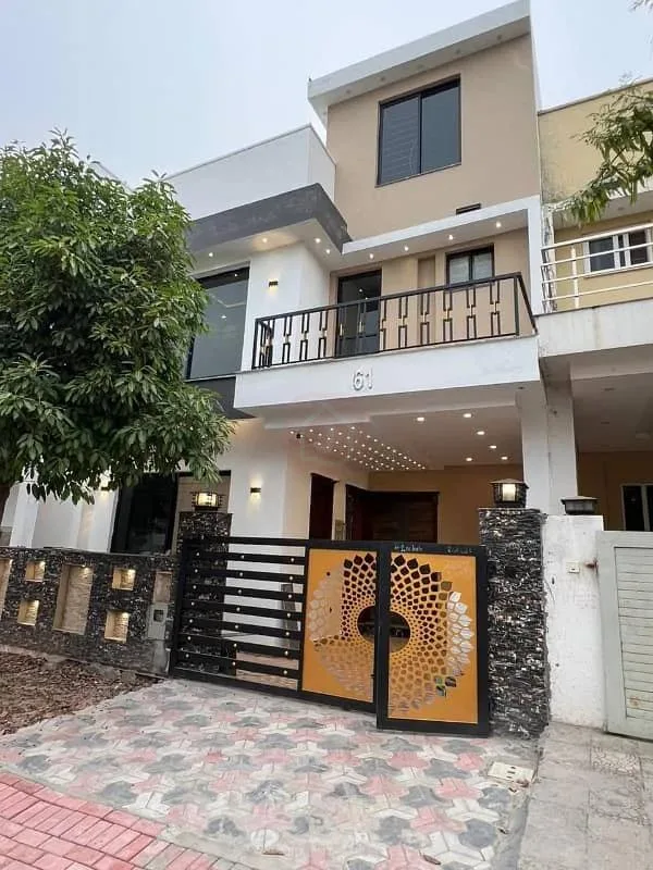 Stylish 5 Marla Home Available in Sector N, Bahria Enclave Islamabad - 3 Bedrooms