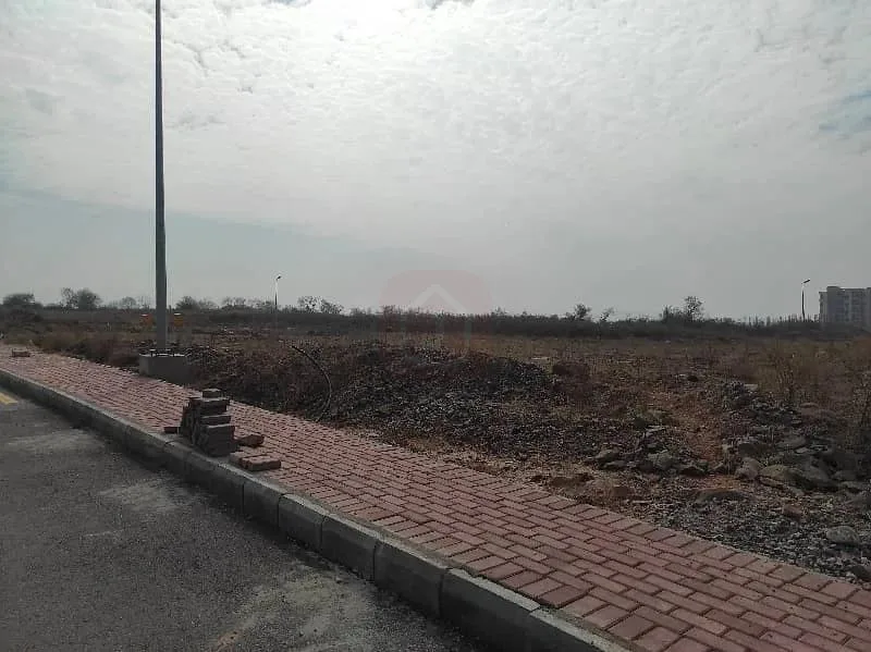 8 Marla Plot Available in Sector J Bahria Enclave