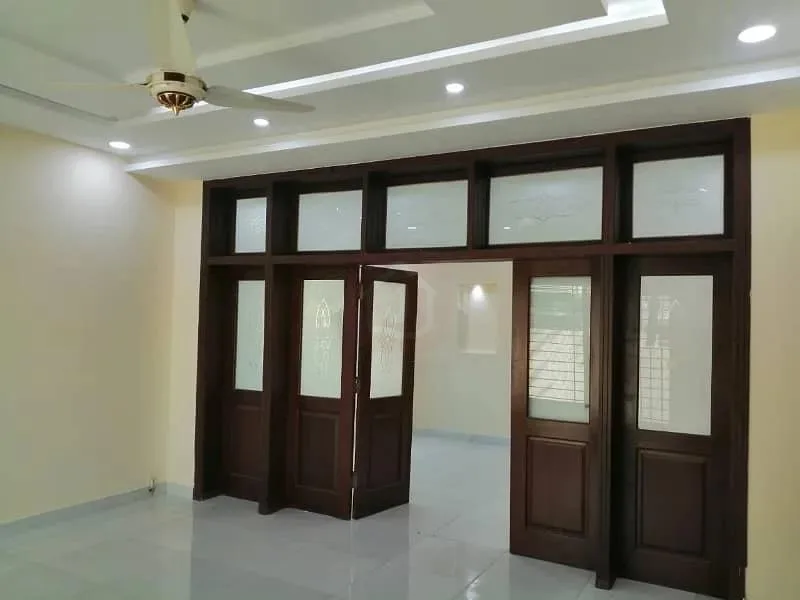1 Kanal Single Storey House Available for Sale