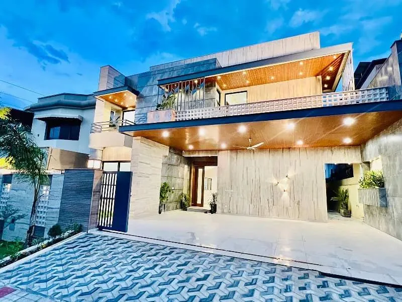 Stylish 20 Marla House Available in DHA Defence