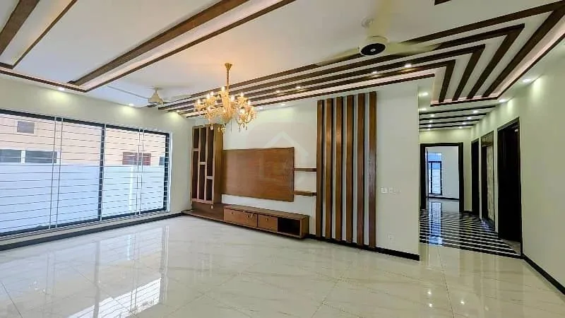1 Kanal Well-Kept House Available in DHA Phase 2