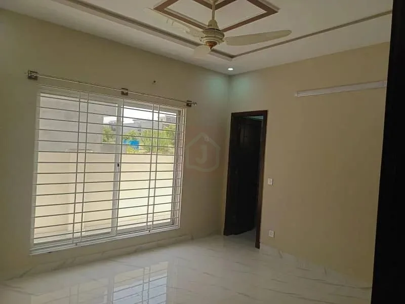 Brand New 10 Marla Sun-Faced Home in Top City 1