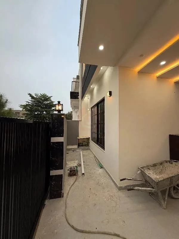 New Luxury Designer 5 Marla House for Sale in Bahria Enclave Sector B1