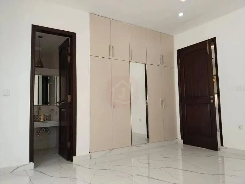 Stunning 10 Marla House Available for Sale in Bahria Enclave Sector C1