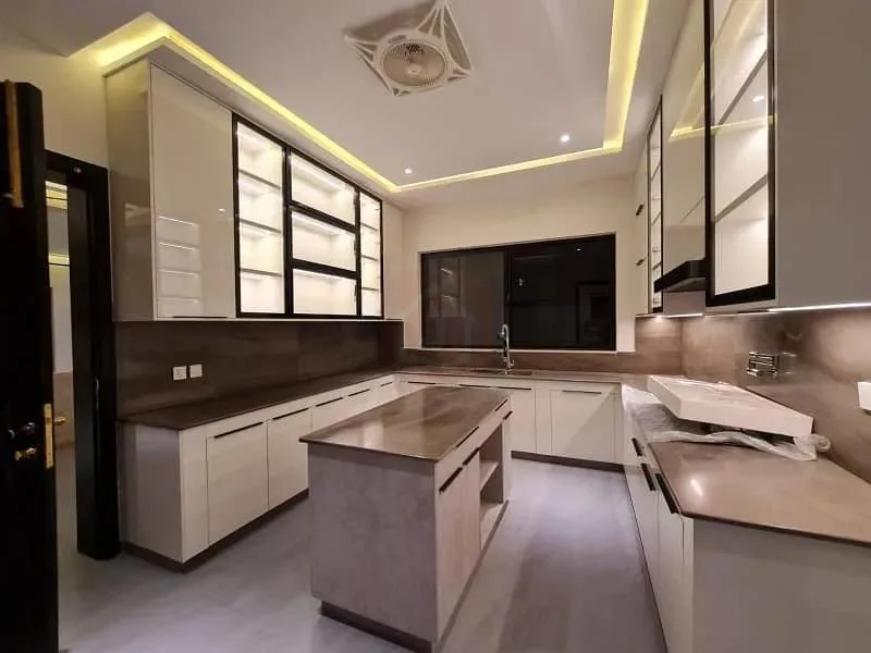 1 Kanal Stylish House Available in Sector C, Bahria Enclave Islamabad with 5 Bedrooms