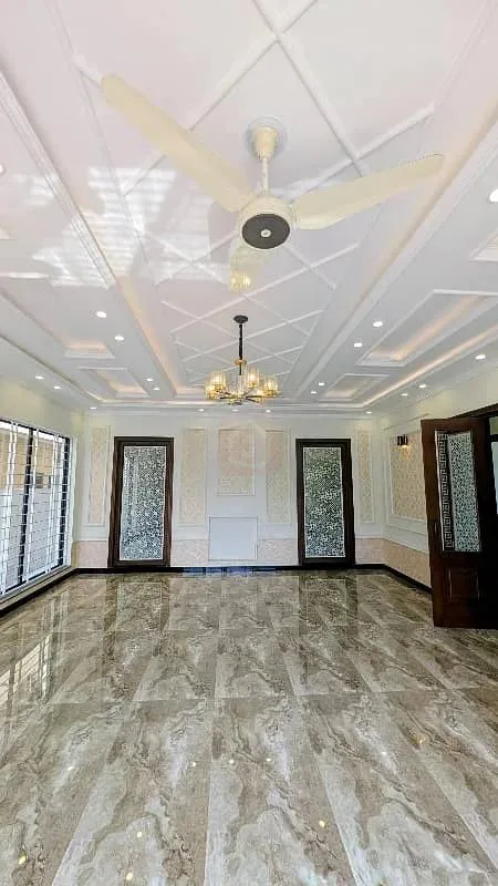 1 Kanal Well-Kept House Available in DHA Phase 2