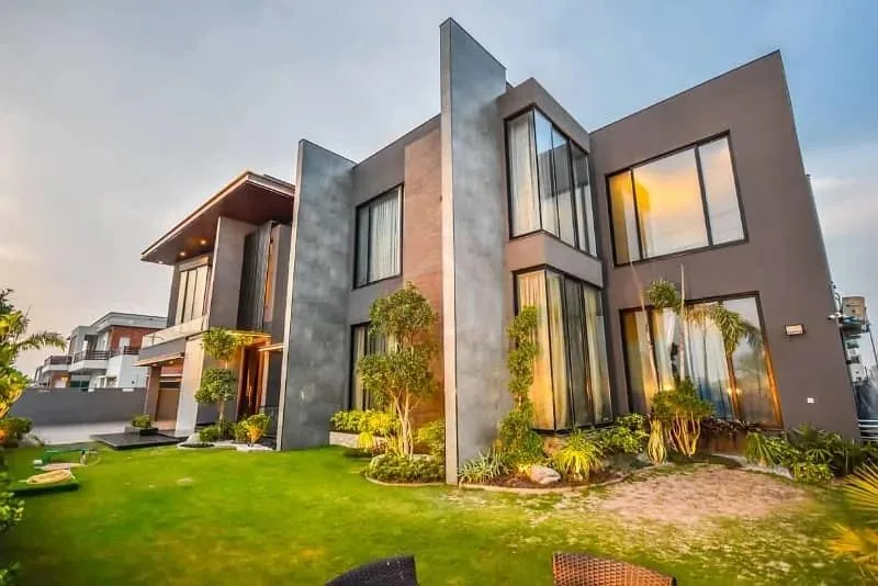 Exquisite 2 Kanal House Available in DHA Islamabad