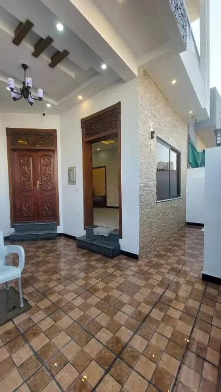 Elegant 5 Marla Home Available in DHA Defence