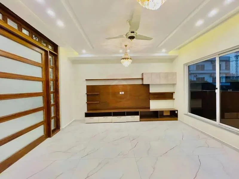 One Kanal Luxurious Designer House in DHA Phase 2