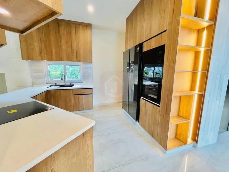 Exquisite 1 Kanal House with Pool for Sale