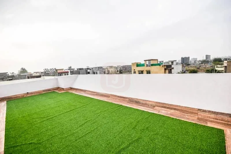 5 MARLA NEWLY BUILT MODERN HOUSE AVAILABLE FOR PURCHASE